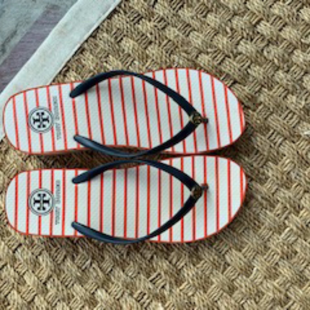 Women's Tory Burch Flip Flops (size 9)